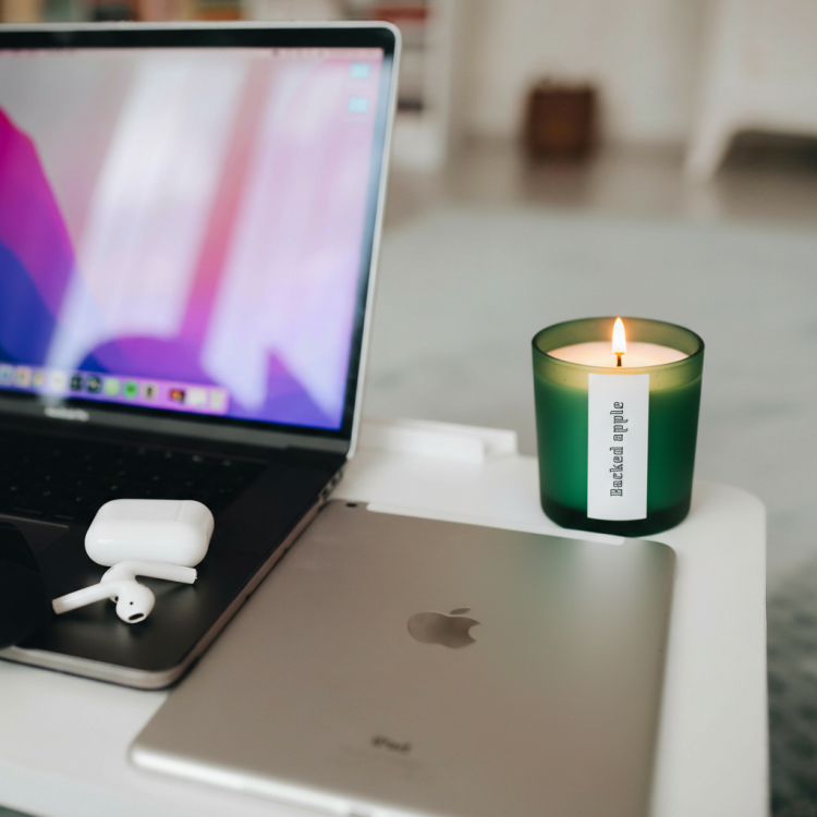 Naturalna świeca zapachowa BAKED APPLE o zapachu pieczonego jabłka